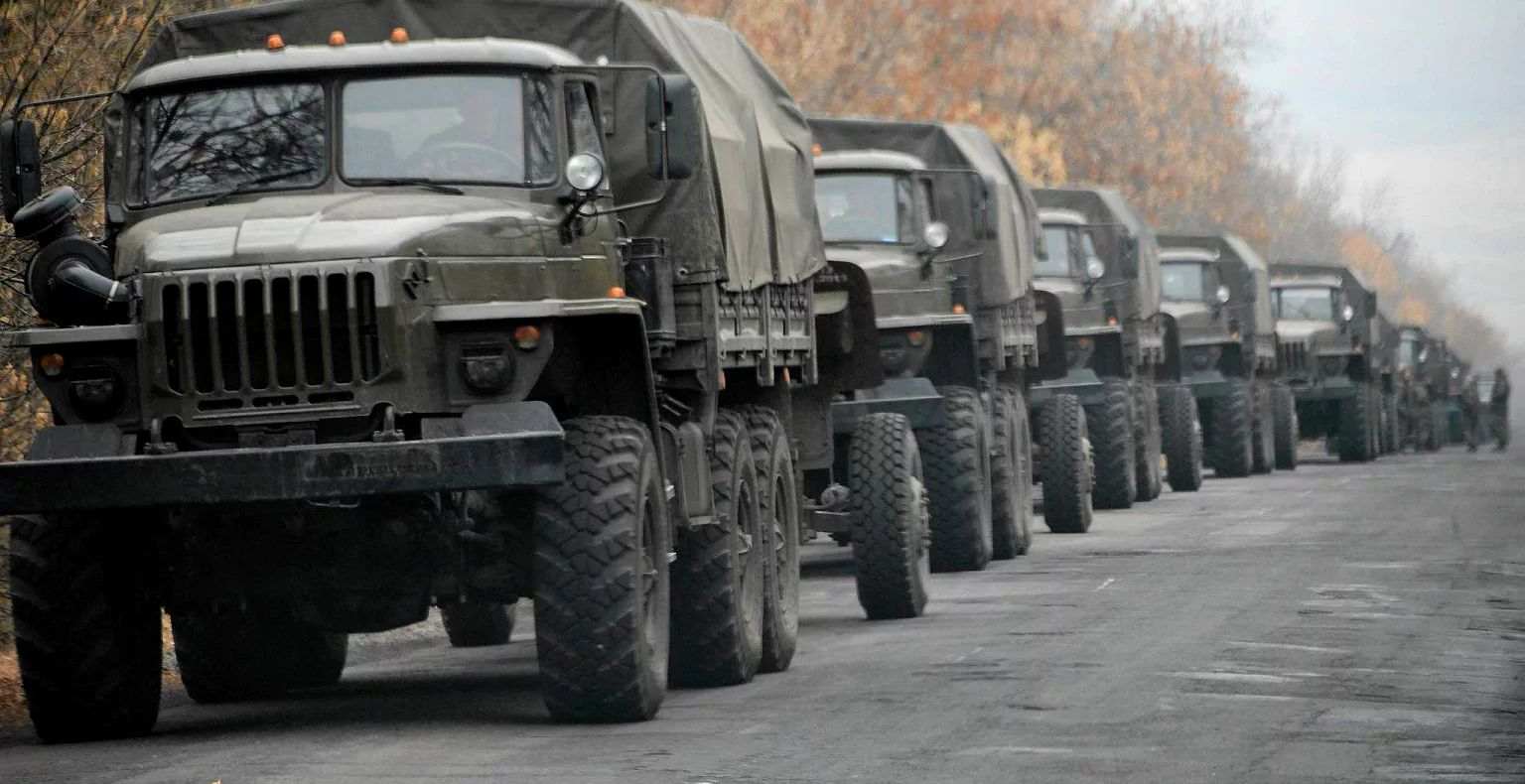 Колонна военной техники ГАЗ 66